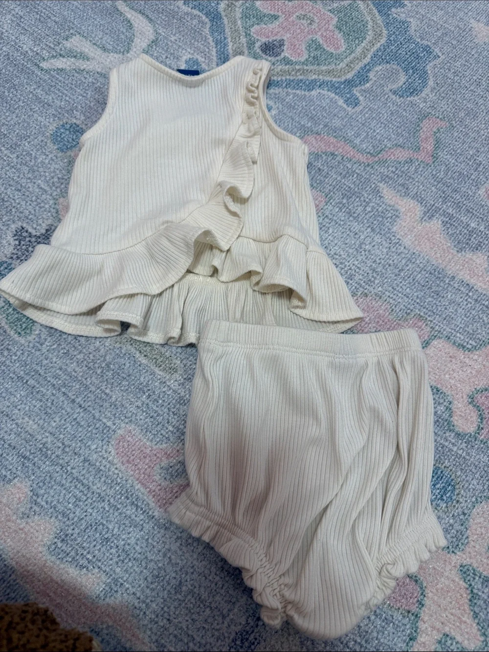 Old Navy Ruffle Matching Set - Picture 1 of 2